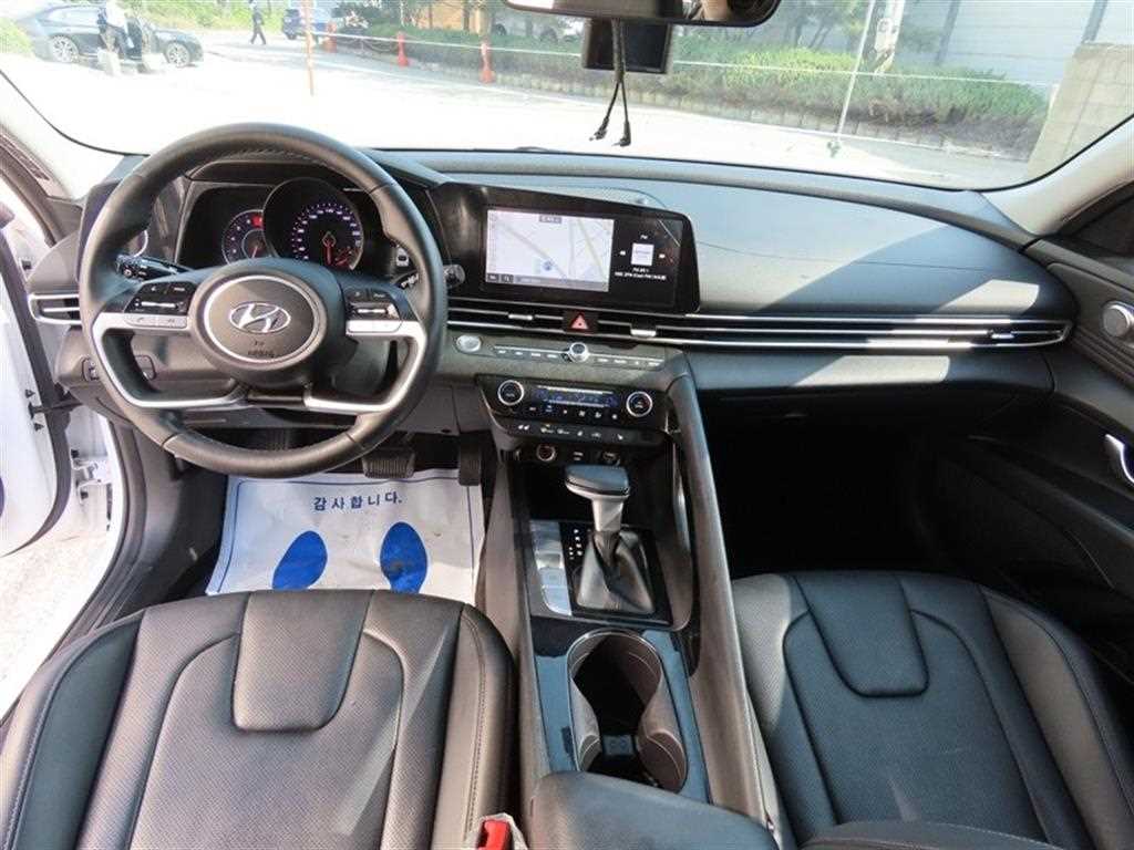 HYUNDAI Avante - Vista 8