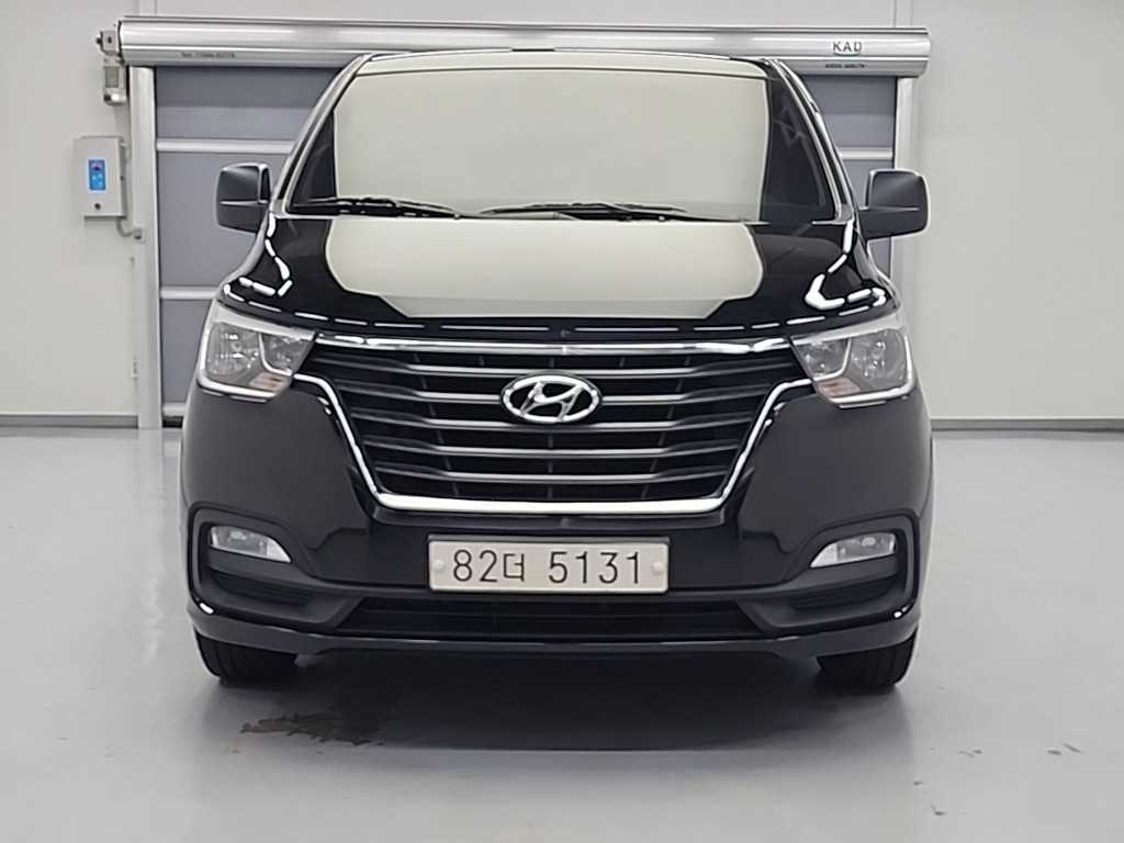 HYUNDAI Starex - Vista 3