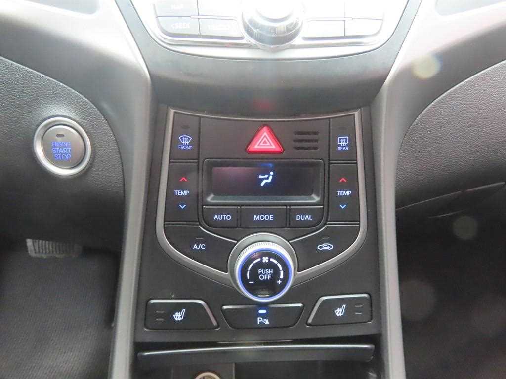 HYUNDAI Avante - Vista 12