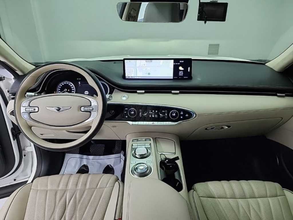 Genesis GV70 - Vista 7
