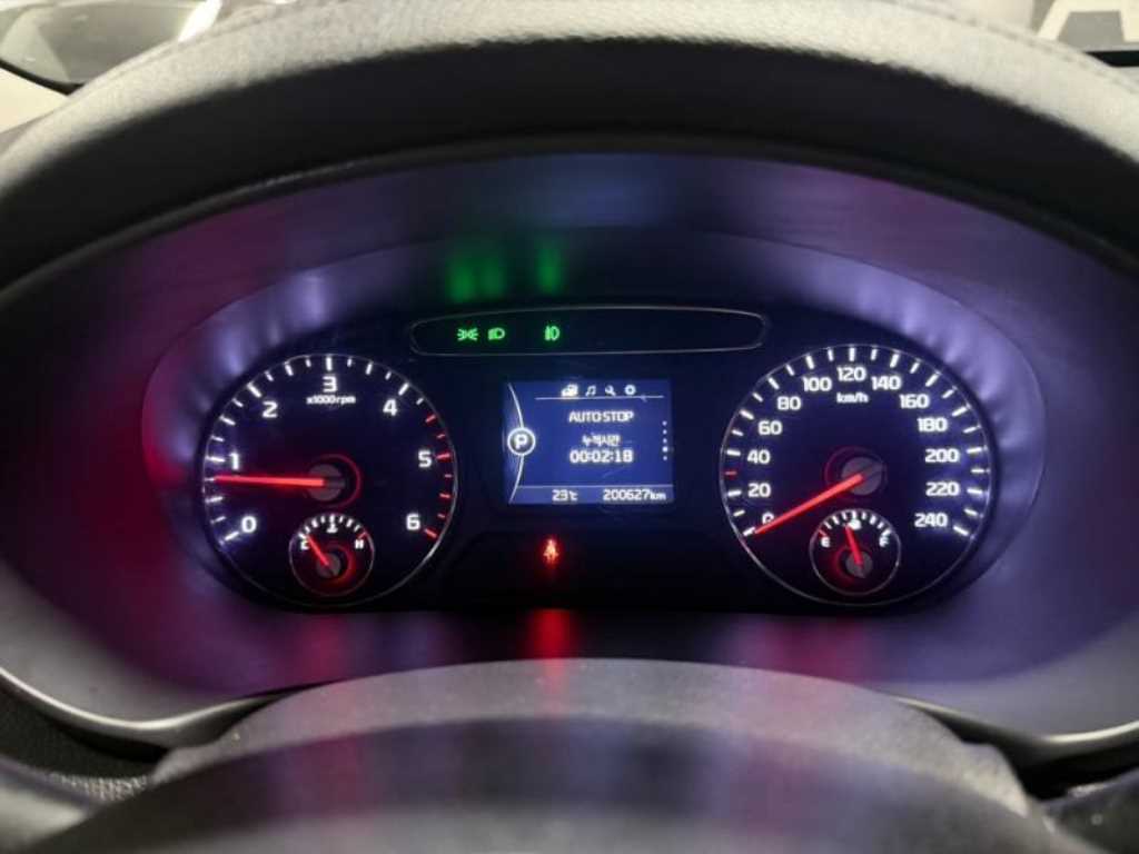 KIA Sorento - Vista 9