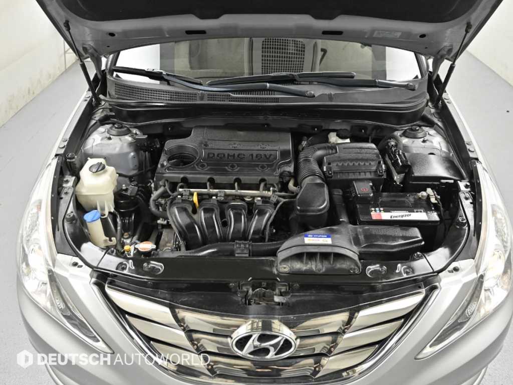 HYUNDAI Sonata - Vista 6