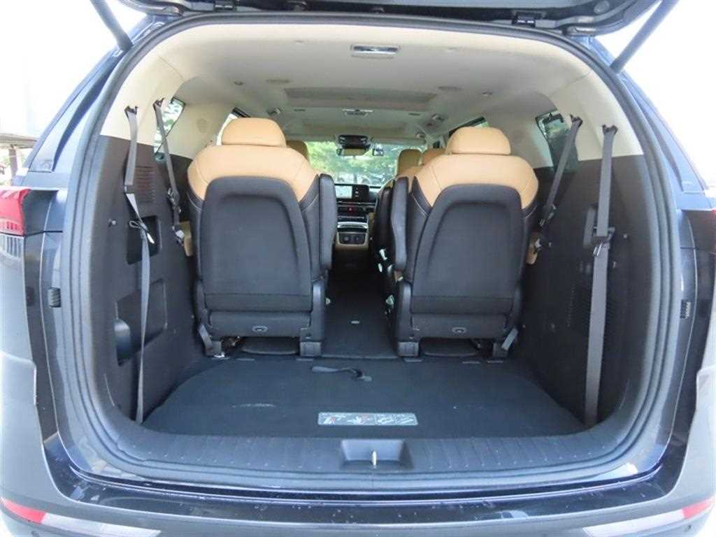 KIA Carnival - Vista 5