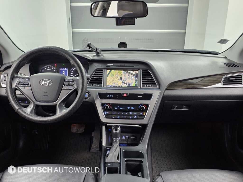 HYUNDAI Sonata - Vista 7