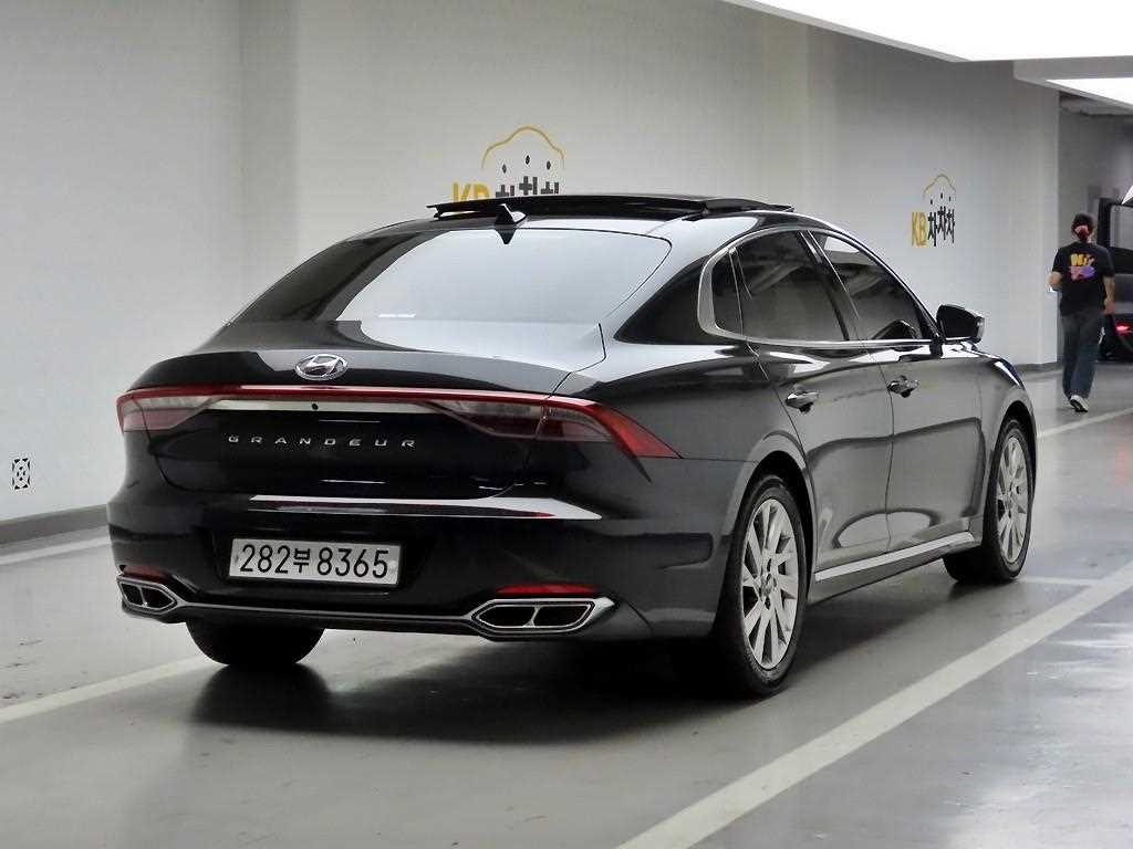 HYUNDAI Grandeur - Vista 6