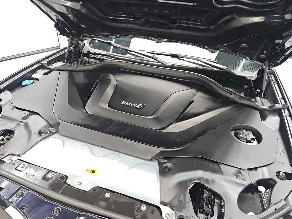 BMW iX3 - Vista 7