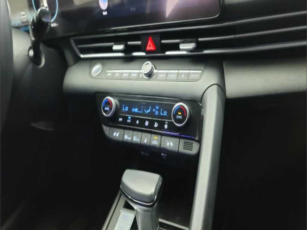 HYUNDAI Avante - Vista 11