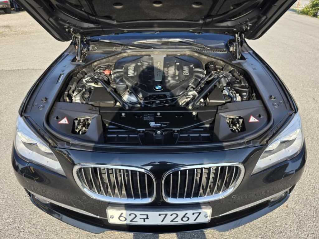 BMW 7 Series - Vista 11