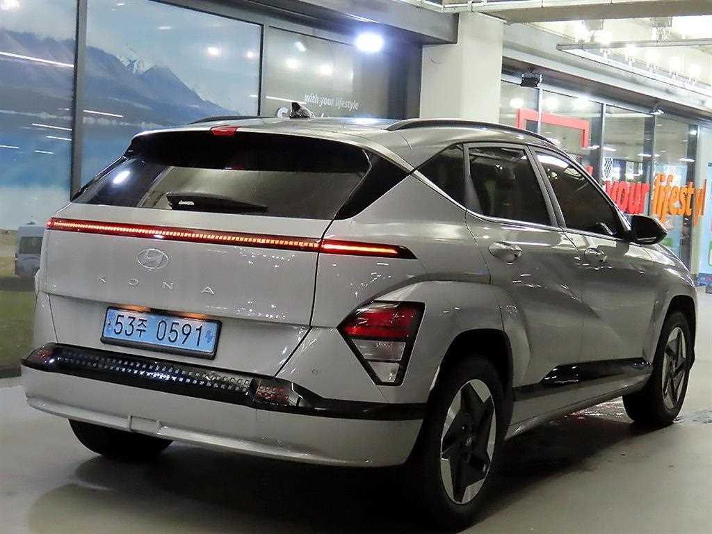 HYUNDAI Kona - Vista 4