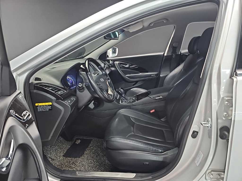 HYUNDAI Grandeur - Vista 11