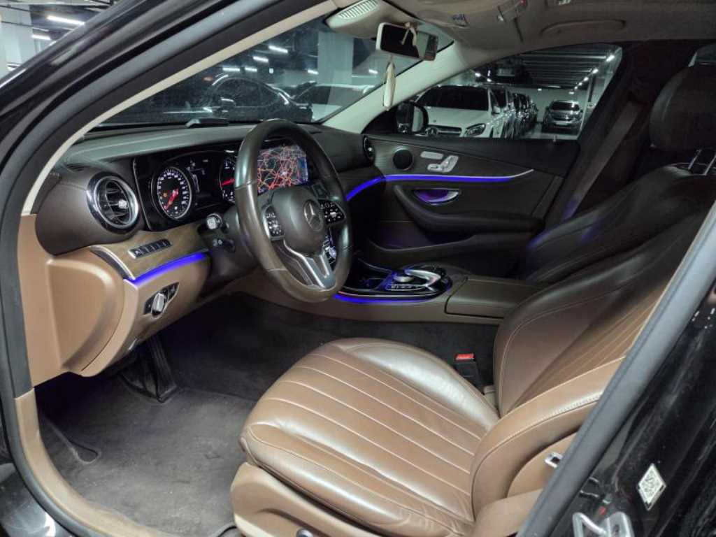 Mercedes Benz E class - Vista 6