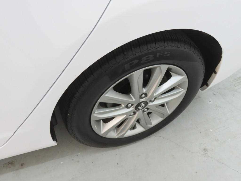 HYUNDAI Avante 2016 Blanco - Importación desde Corea - HF Imports Iquique - Foto 19