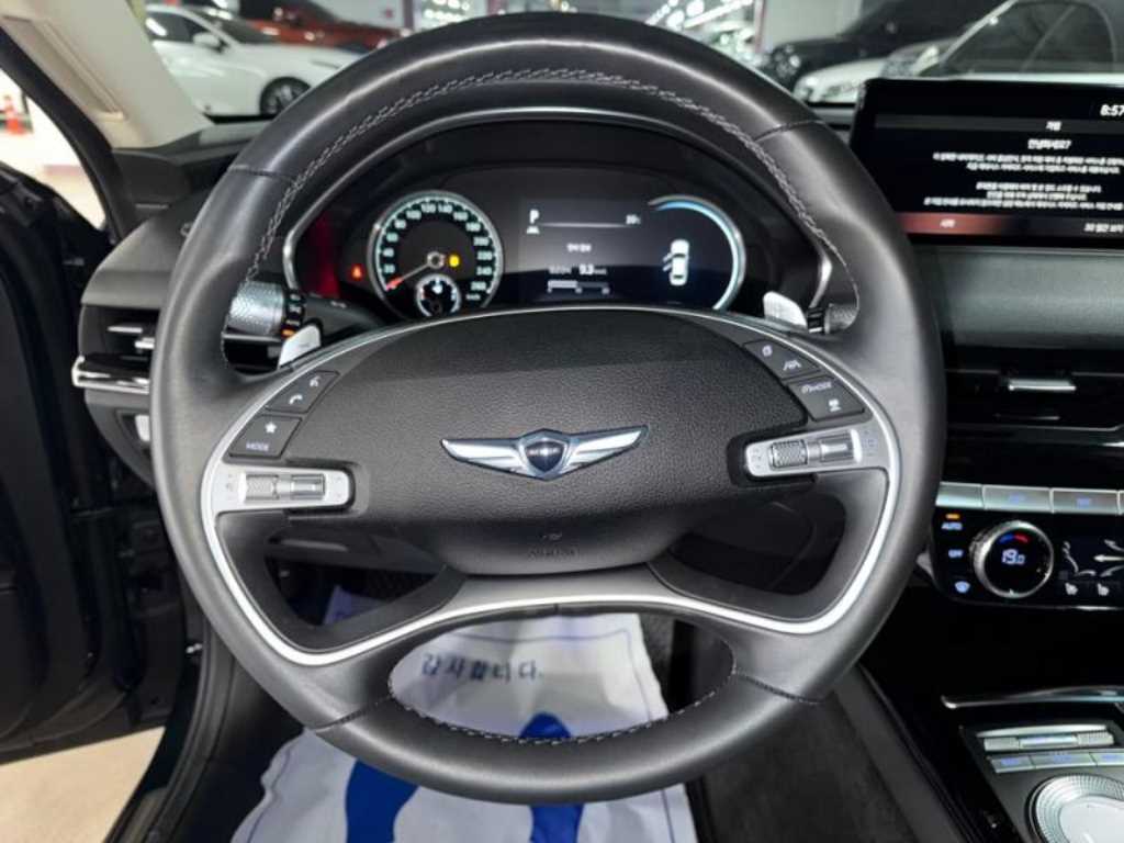 Genesis G80 - Vista 10