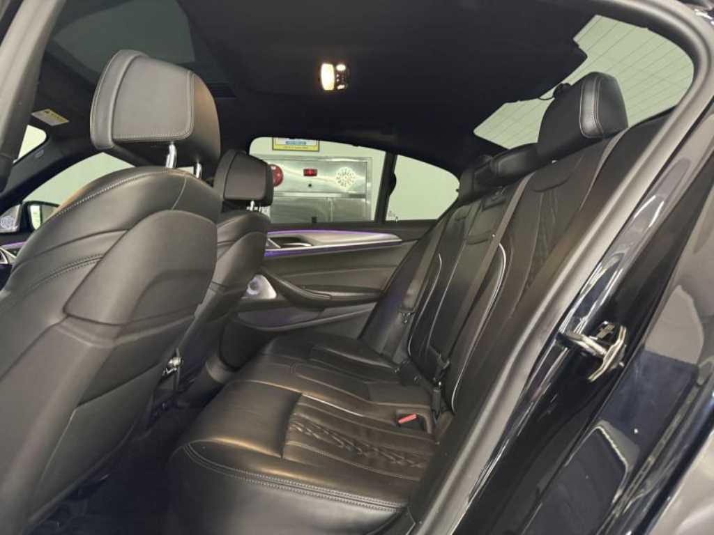 BMW 5 Series - Vista 10