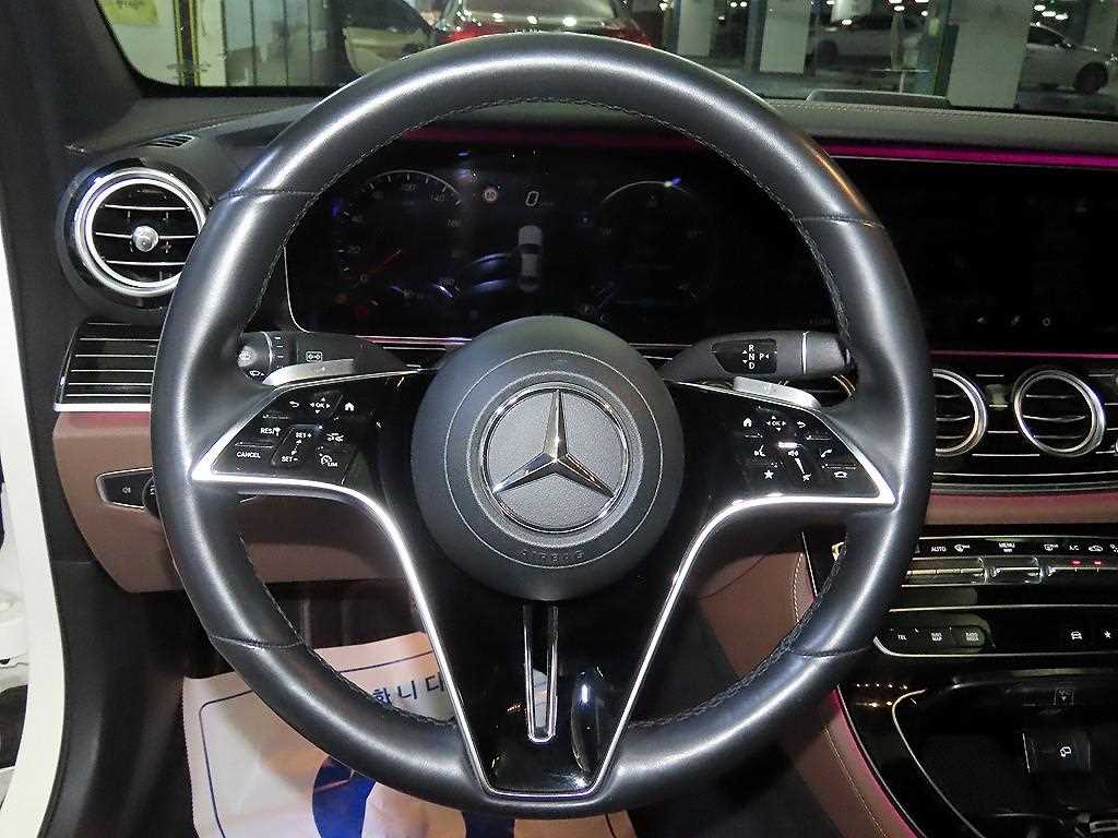 Mercedes Benz E class - Vista 10