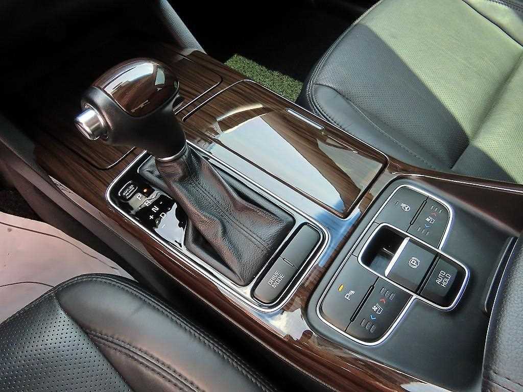 KIA K7 - Vista 10