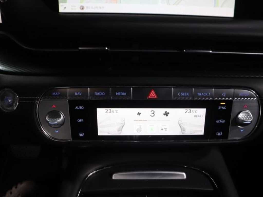 Genesis G90 - Vista 12