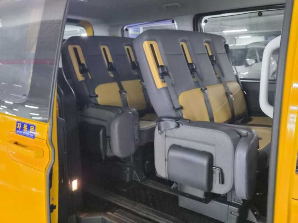 HYUNDAI Staria 2023 Amarillo - Importación desde Corea - HF Imports Iquique - Foto 16