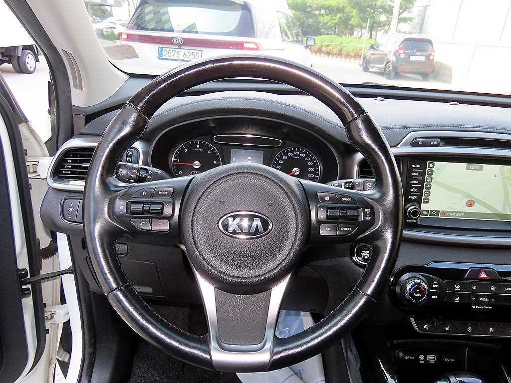 KIA Sorento - Vista 8