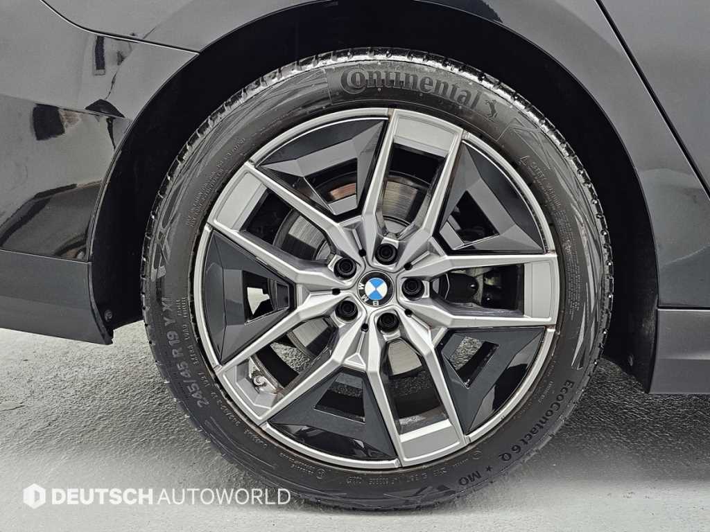 BMW 5 Series - Vista 5
