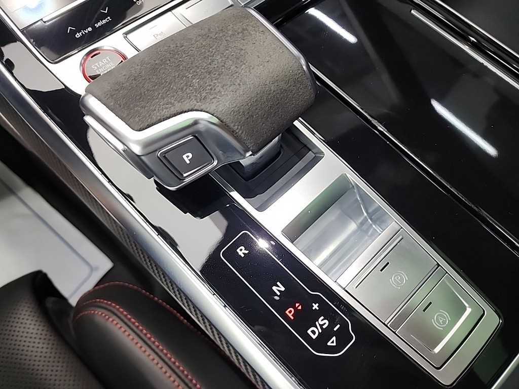 Audi RSQ8 - Vista 10
