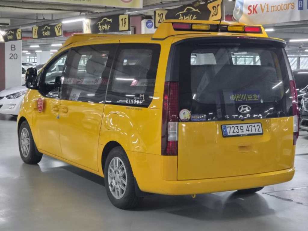 HYUNDAI Staria - Vista 4