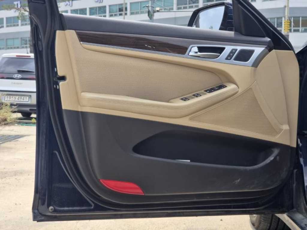 Genesis G80 - Vista 9