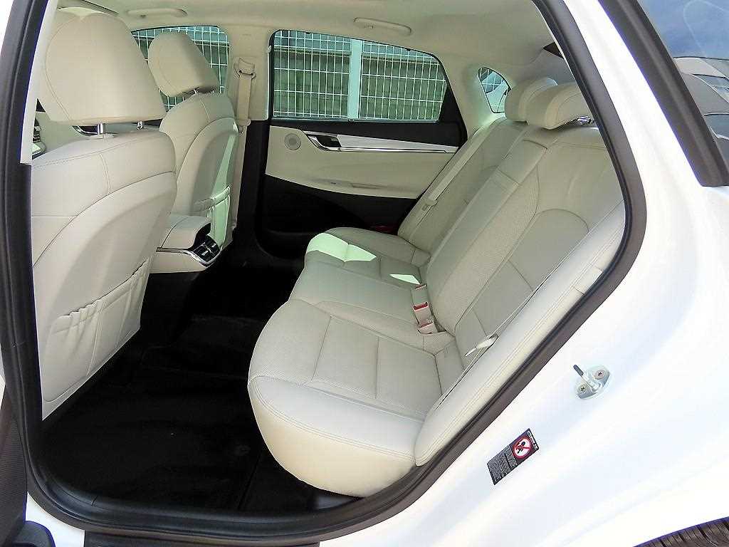 HYUNDAI Grandeur - Vista 6