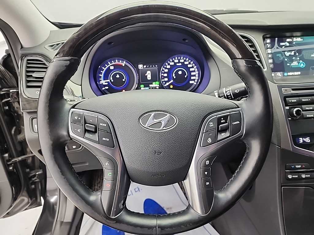 HYUNDAI Grandeur - Vista 9
