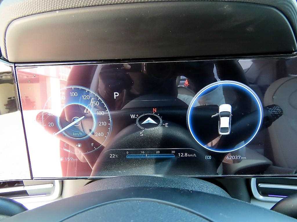HYUNDAI Avante - Vista 9