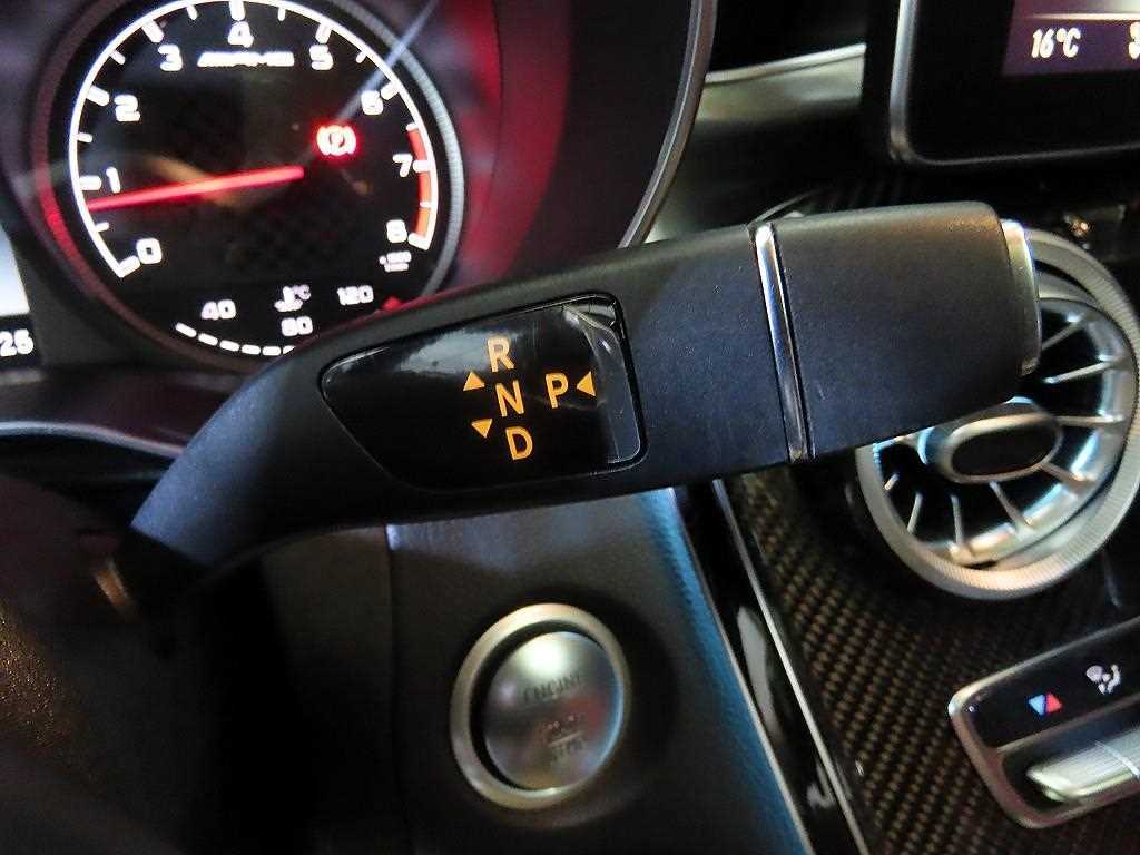Mercedes Benz GLC Class - Vista 12