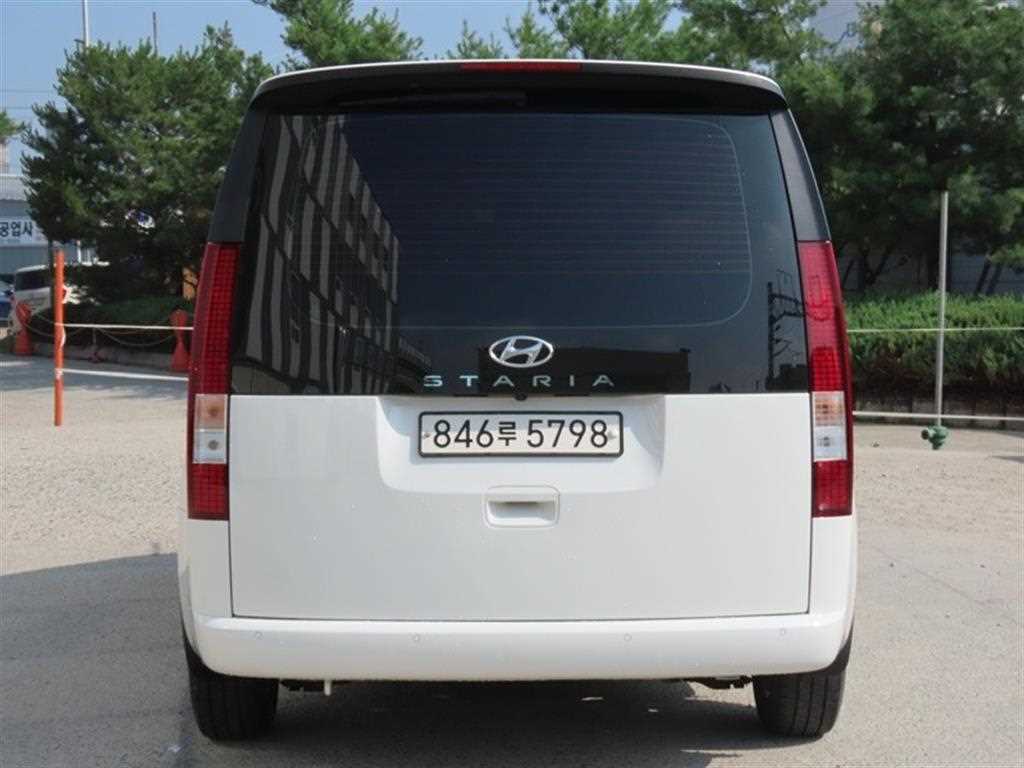 HYUNDAI Staria - Vista 4