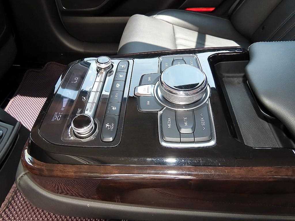 Genesis EQ900 2018 Gris - Importación desde Corea - HF Imports Iquique - Foto 17