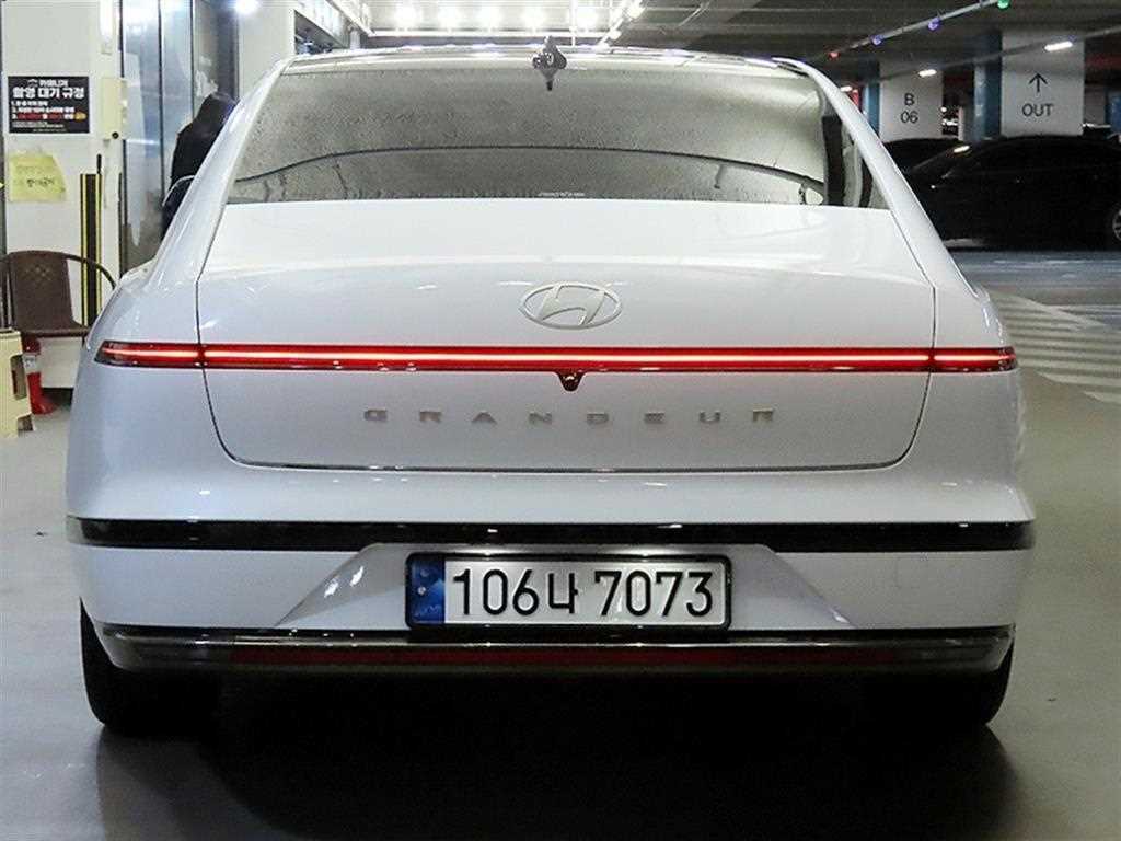 HYUNDAI Grandeur - Vista 5