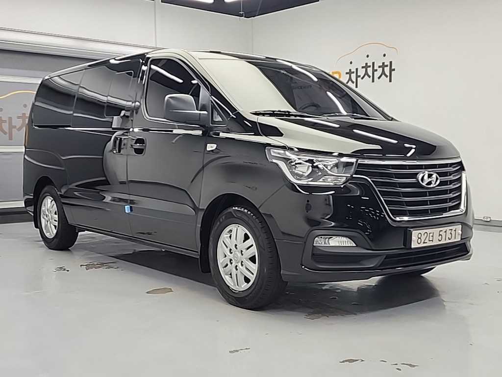 HYUNDAI Starex - Vista 4