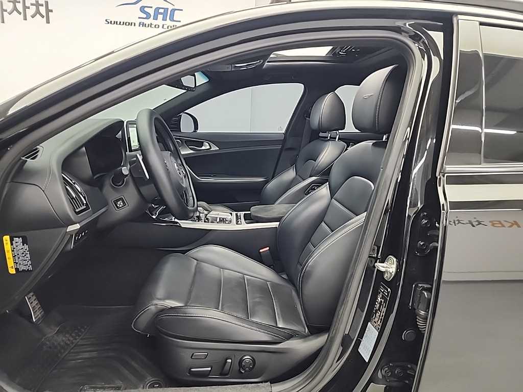 KIA Stinger - Vista 11
