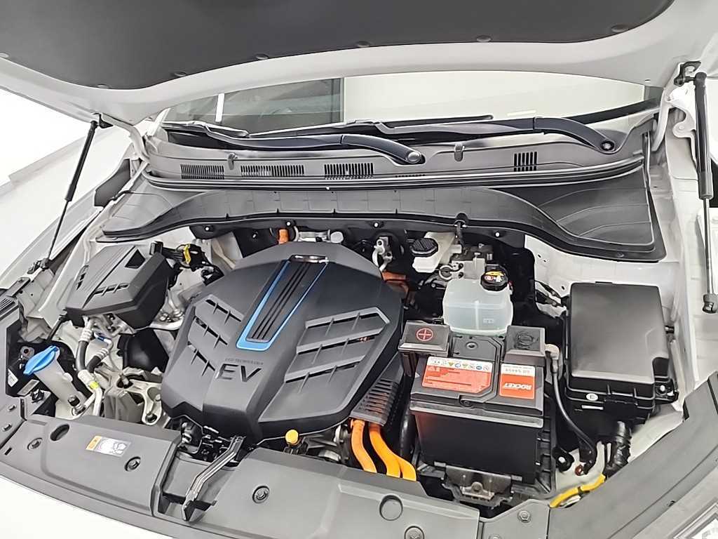 HYUNDAI Kona - Vista 5