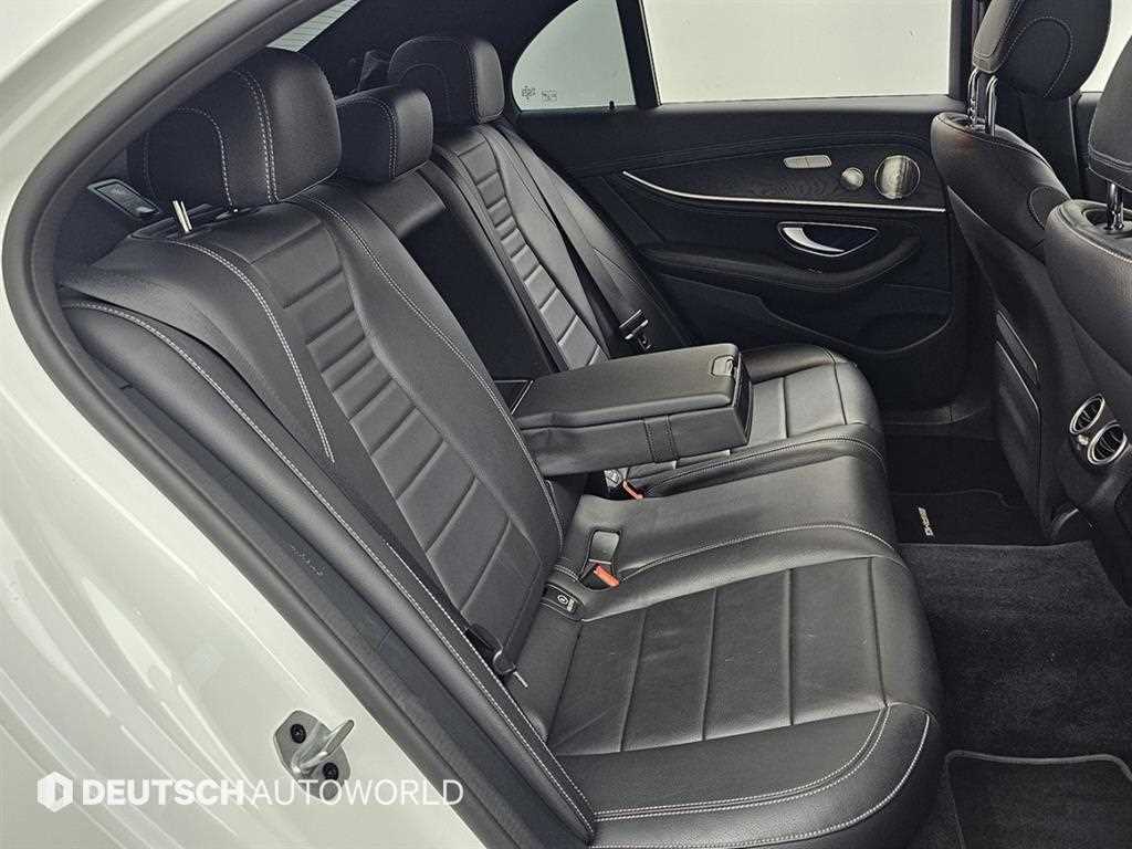Mercedes Benz E class - Vista 12