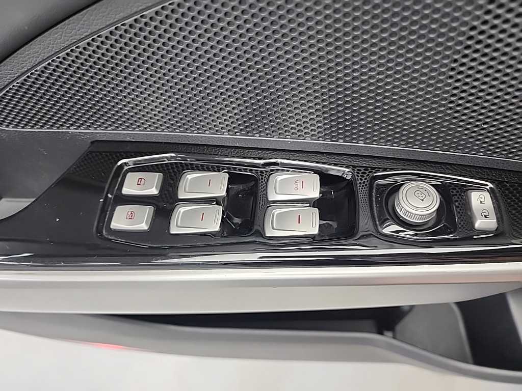 Ssangyong Tivoli 2015 Negro - Importación desde Corea - HF Imports Iquique - Foto 18