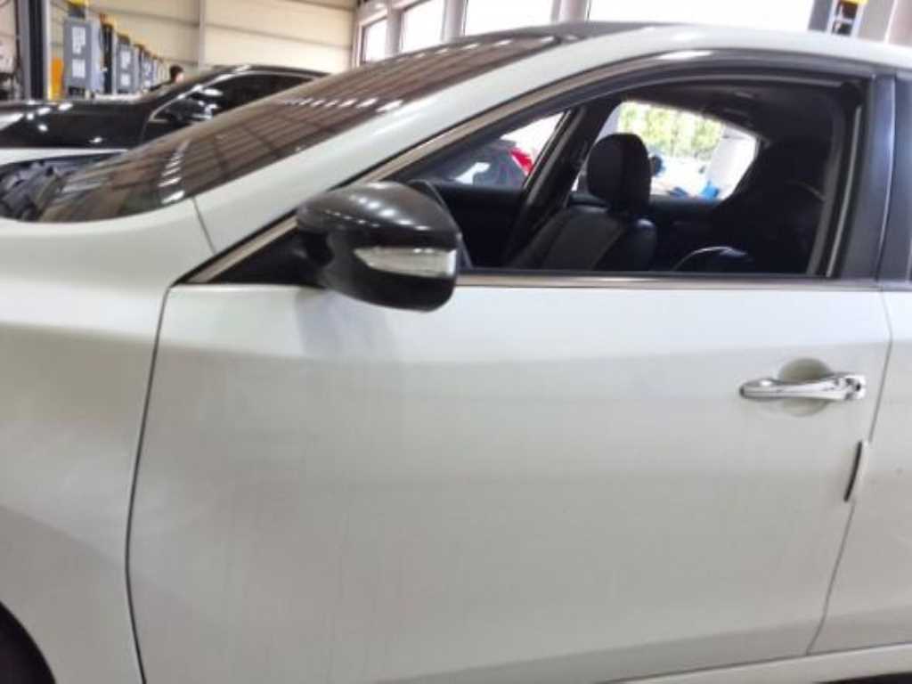 Nissan Altima - Vista 4