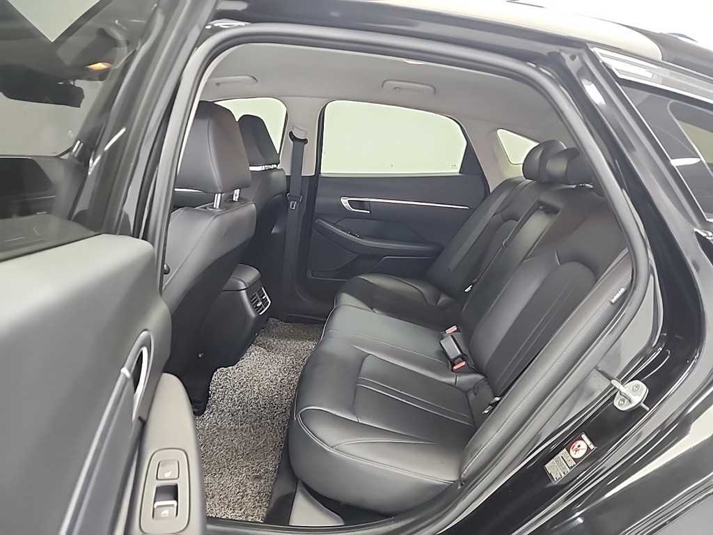 HYUNDAI Sonata - Vista 12