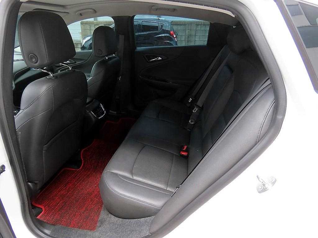 Chevrolet Malibu - Vista 6