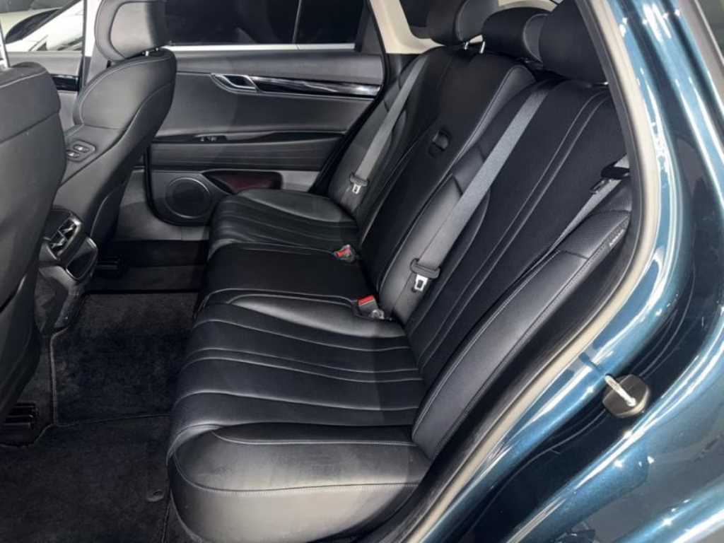 Genesis G80 - Vista 9