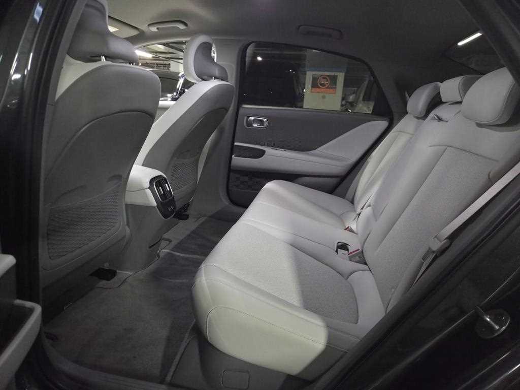 HYUNDAI Ioniq 6 - Vista 10
