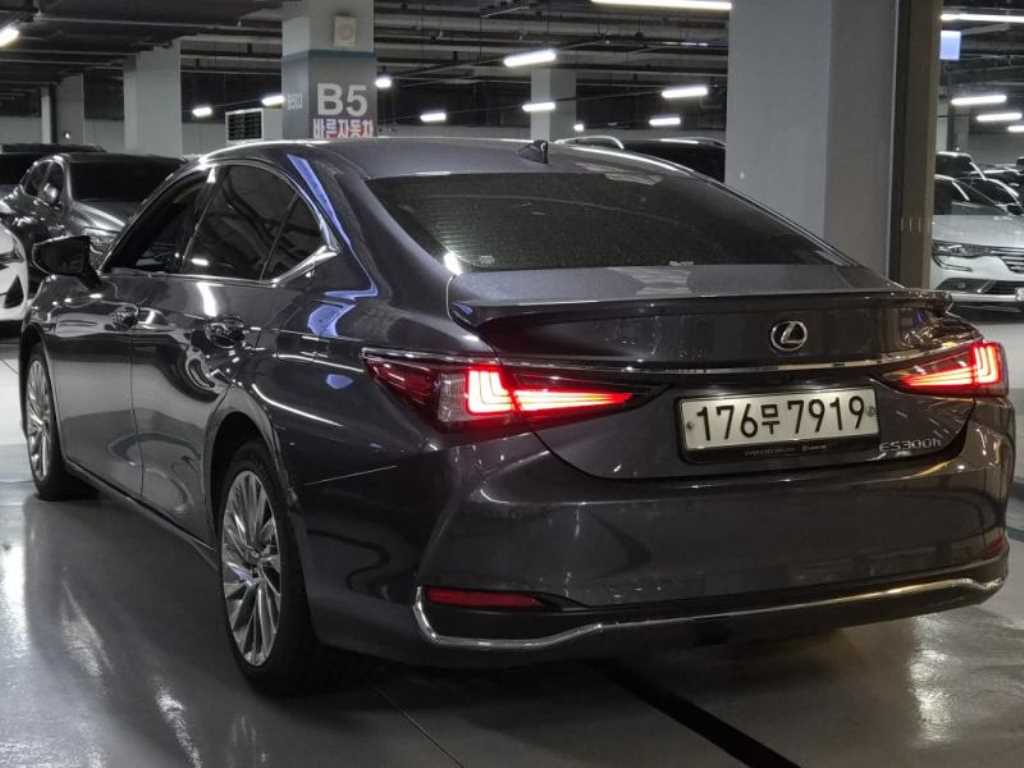 Lexus ES - Vista 5