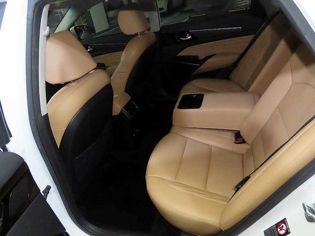 KIA K7 - Vista 8