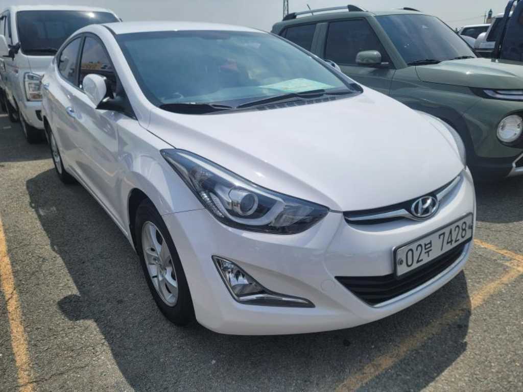 HYUNDAI Avante - Vista 3
