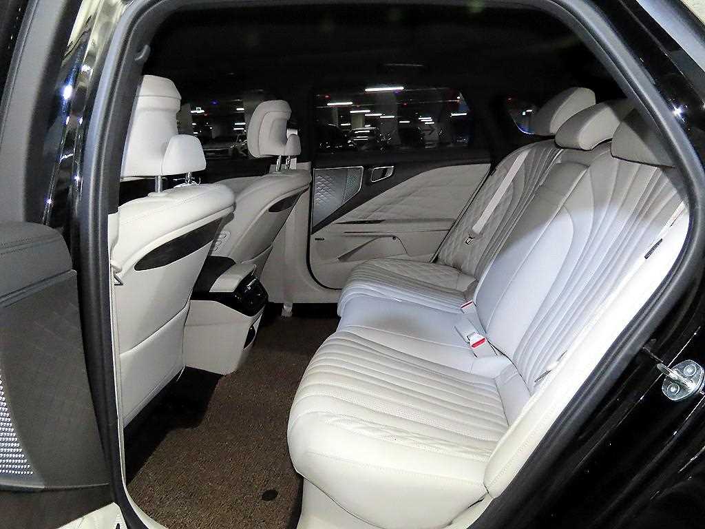 KIA K8 - Vista 7