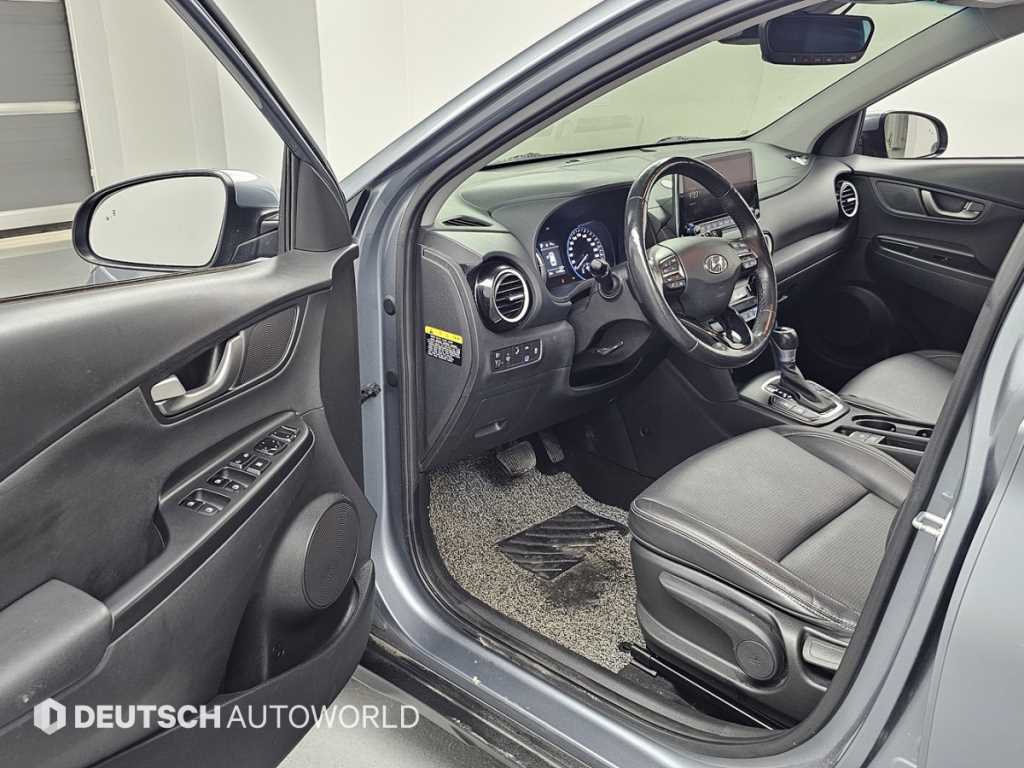 HYUNDAI Kona - Vista 11