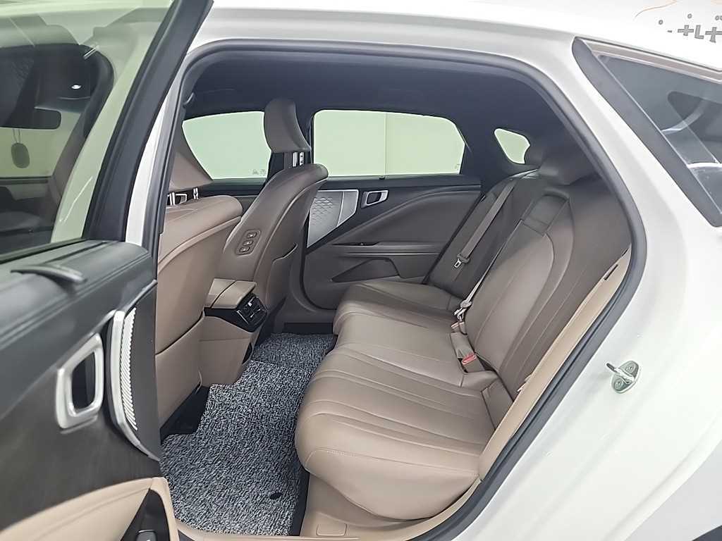 KIA K8 - Vista 12